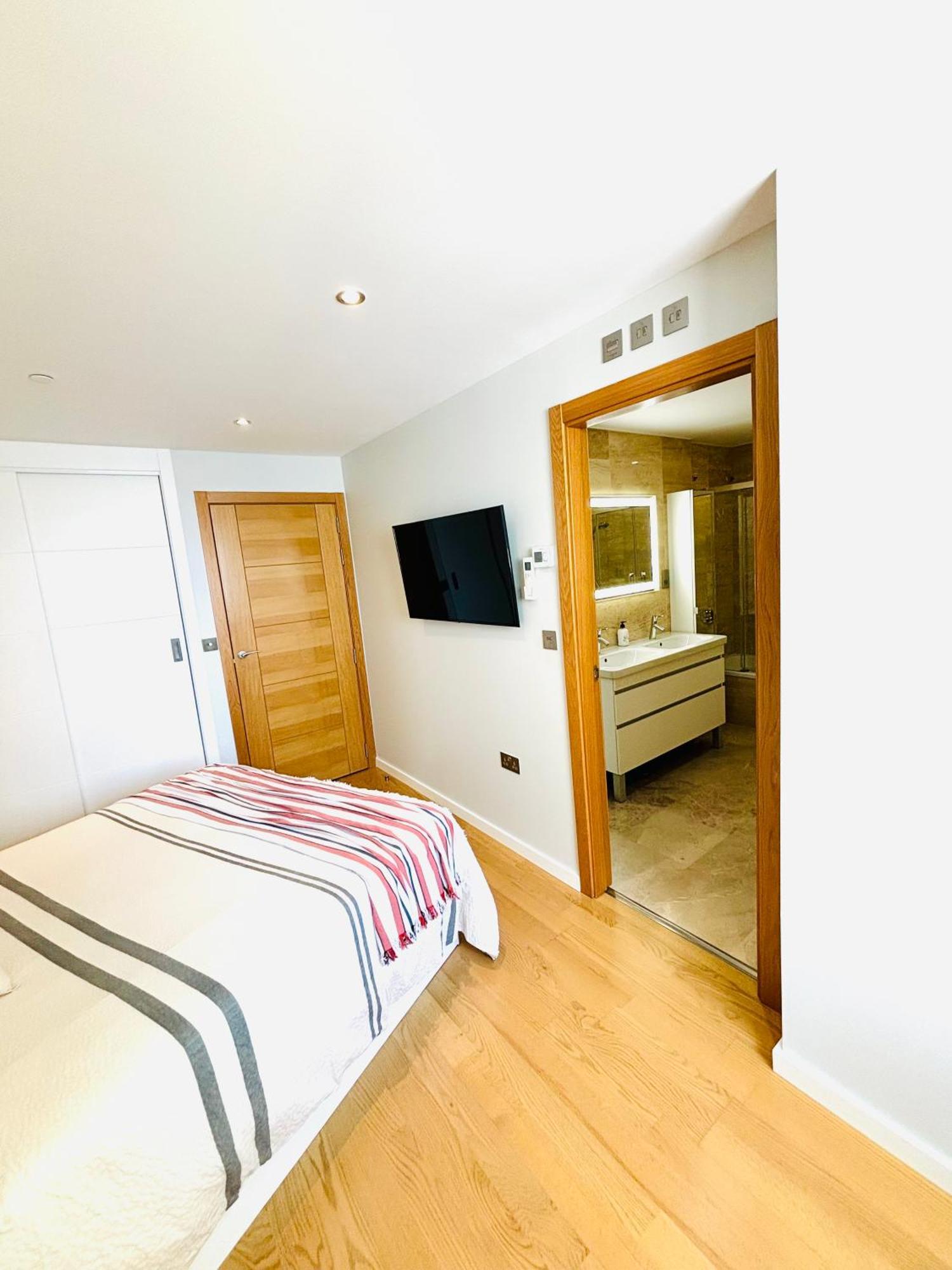 Ocean Village High Floor Luxury Modern Apartment Gibraltar Luaran gambar